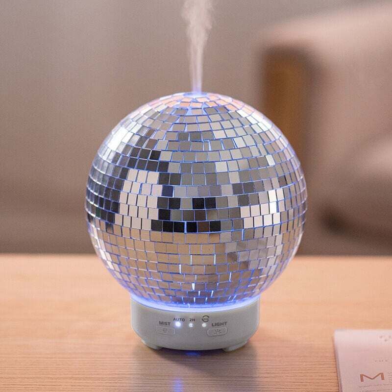 Rotierender 100-ml-diffusor Für Ätherische Öle – 7 Beleuchtungsmodi – 4 Bis 8 Stunden Akkulaufzeit – Für Entspannende Und Festliche Atmosphäre