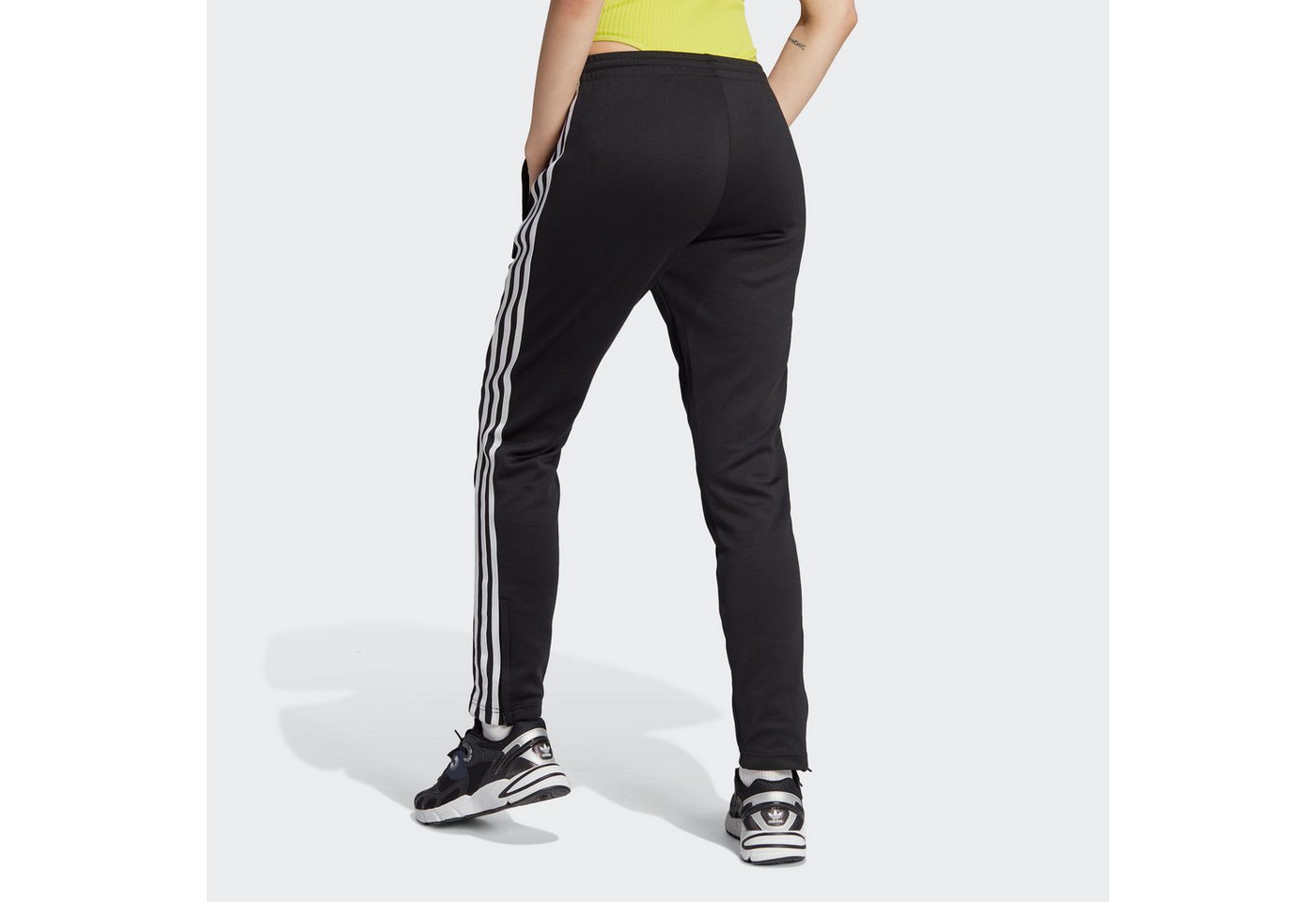 adidas Originals Sporthose SST CLASSIC TP (1-tlg) schmaler Schnitt, für sportliche Aktivitäten, mit Kordelverschluss Bild 2