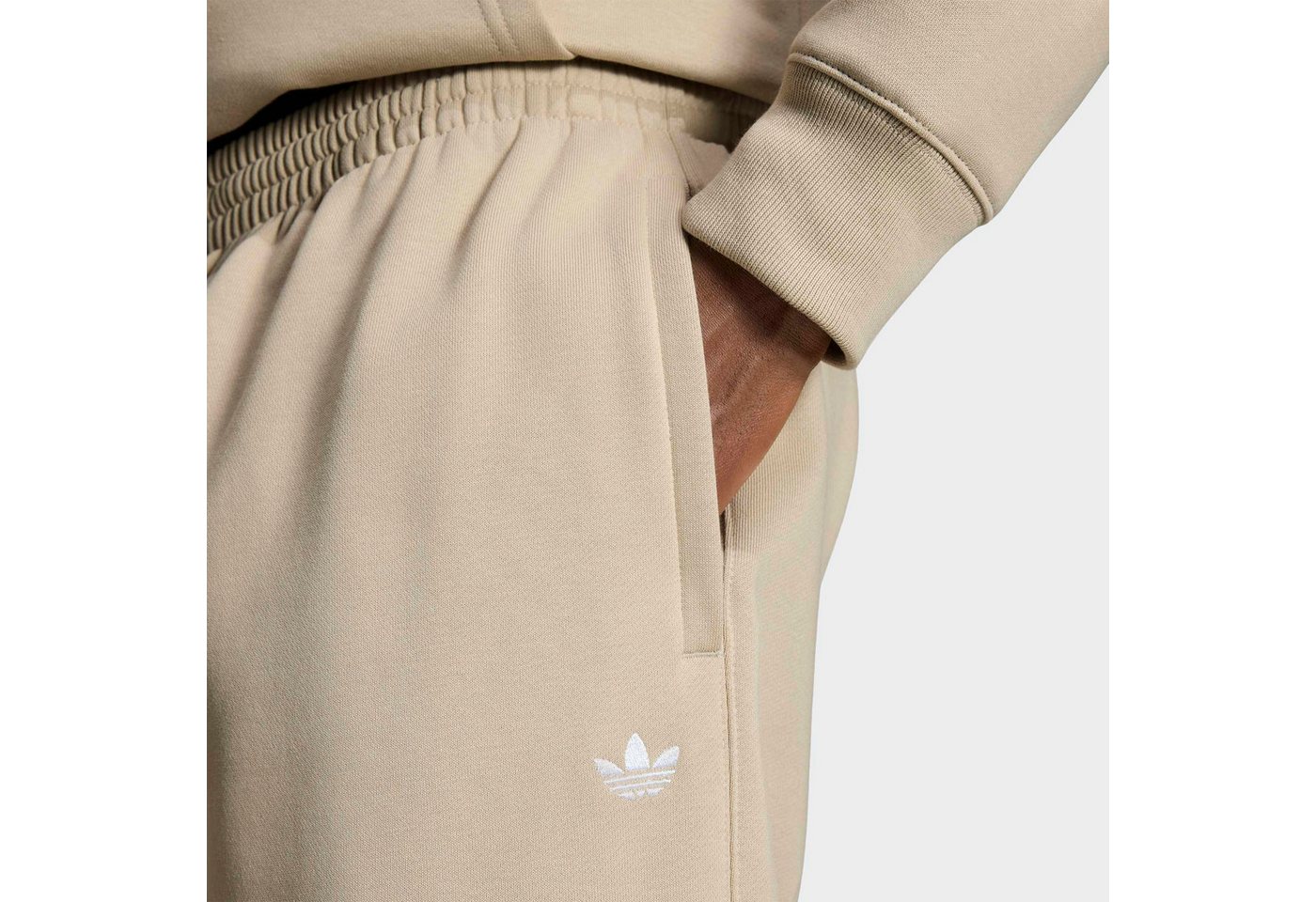 adidas Originals Sporthose TREFOIL ESSENTIALS, OFFENER SAUM für Erwachsene, ohne Verschluss, aus Baumwolle, normal-weite Passform Bild 4