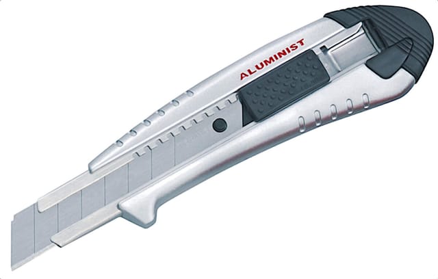 Aluminist-Cutter AC500 18mm m. Taste silb Tajima