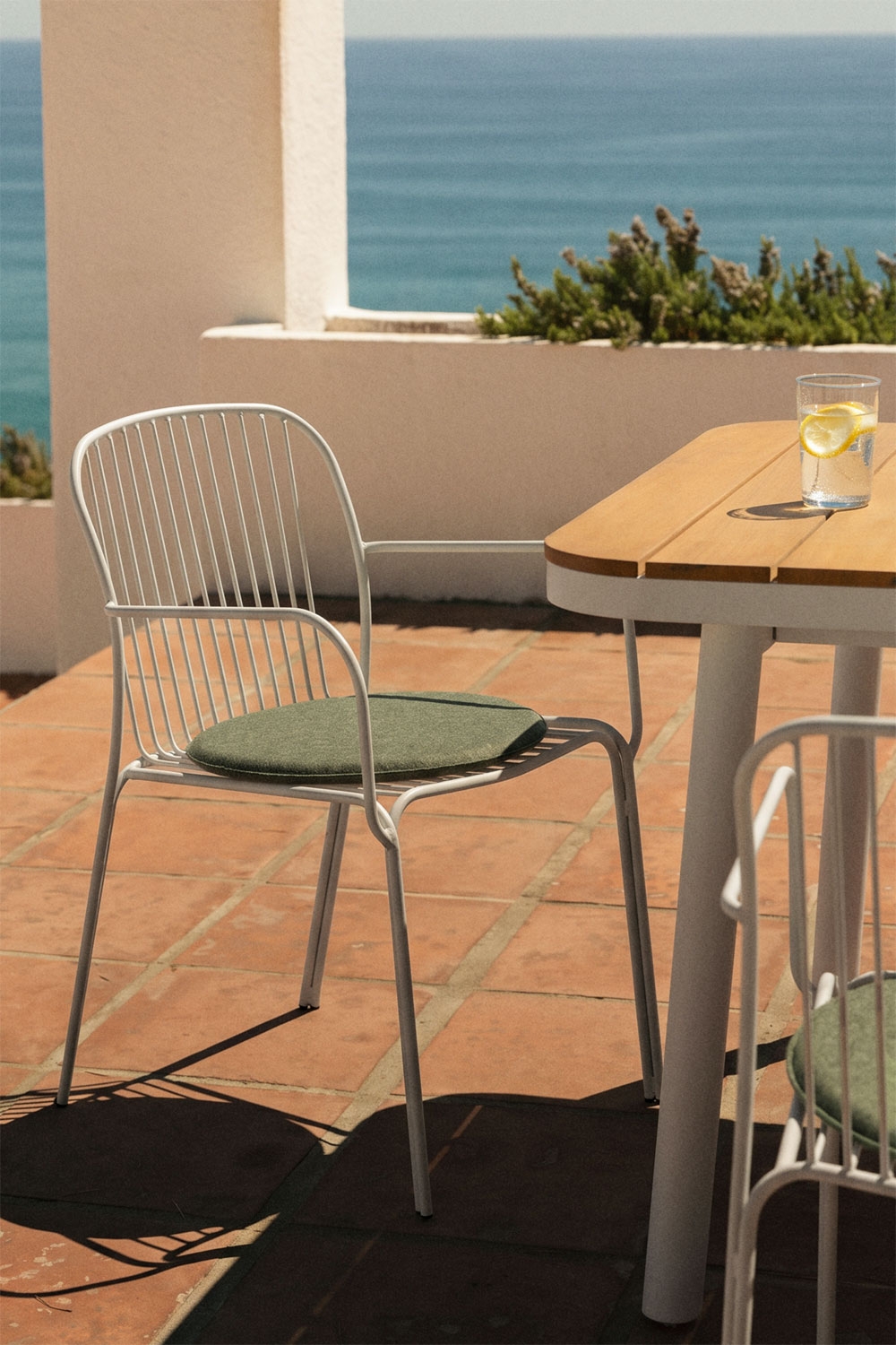 Sklum 2er-set Gartenstühle Mit Armlehnen Aus Stahl Anerina Gardenia Weiß