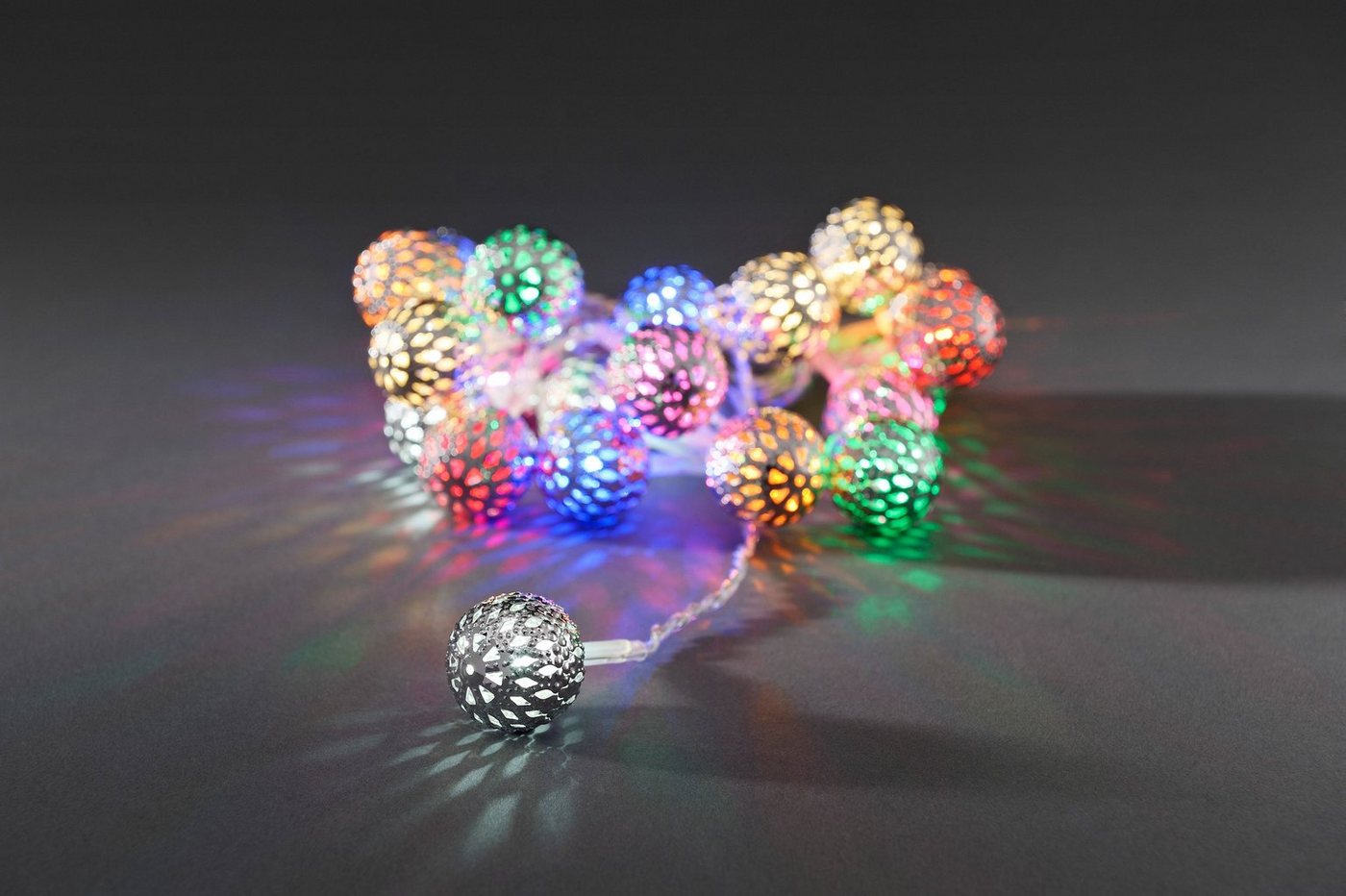 KONSTSMIDE LED-Lichterkette Weihnachtsdeko, 21-flammig, LED Dekolichterkette, silberfarbene Metallbälle, 21 bunte Dioden