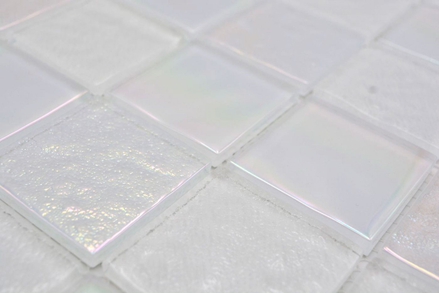 Mosani Mosaikfliesen Glas Mosaikfliese medio flip flop irisierend weiss mehrfarbig Bild 2