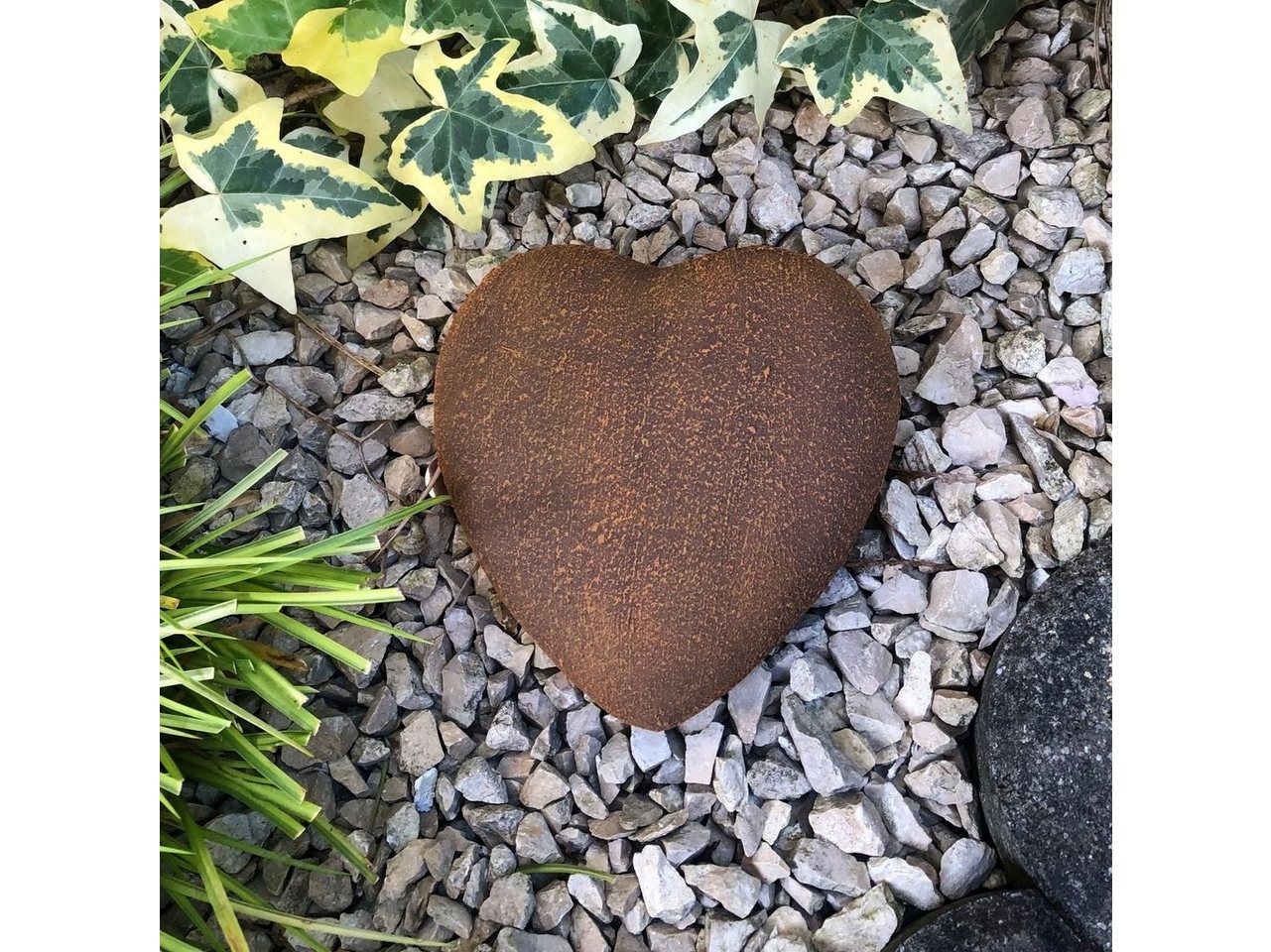 Radami Gartenfigur Herz Grabherz Grabschmuck Steinguss 13cm Rostoptik Bild 2