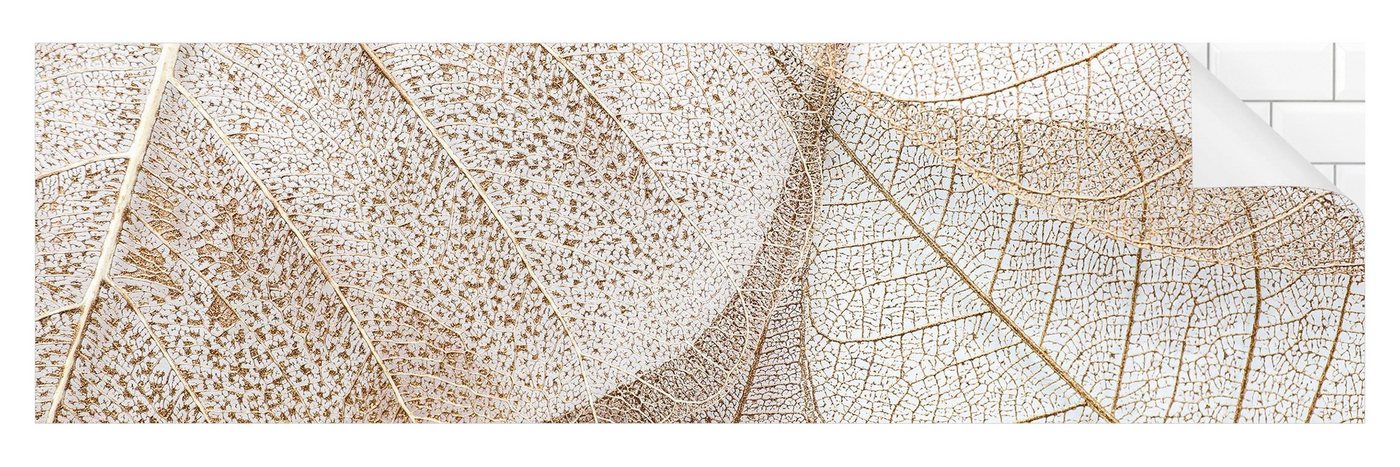 Bilderdepot24 Badrückwand beige fugenlose Wandverkleidung Bad Landhaus, (Hartfolie matt » Selbstklebend PREMIUM 0,61 mm), wasserfestes Wandpaneel Filigrane Blattstruktur Gold Bild 5