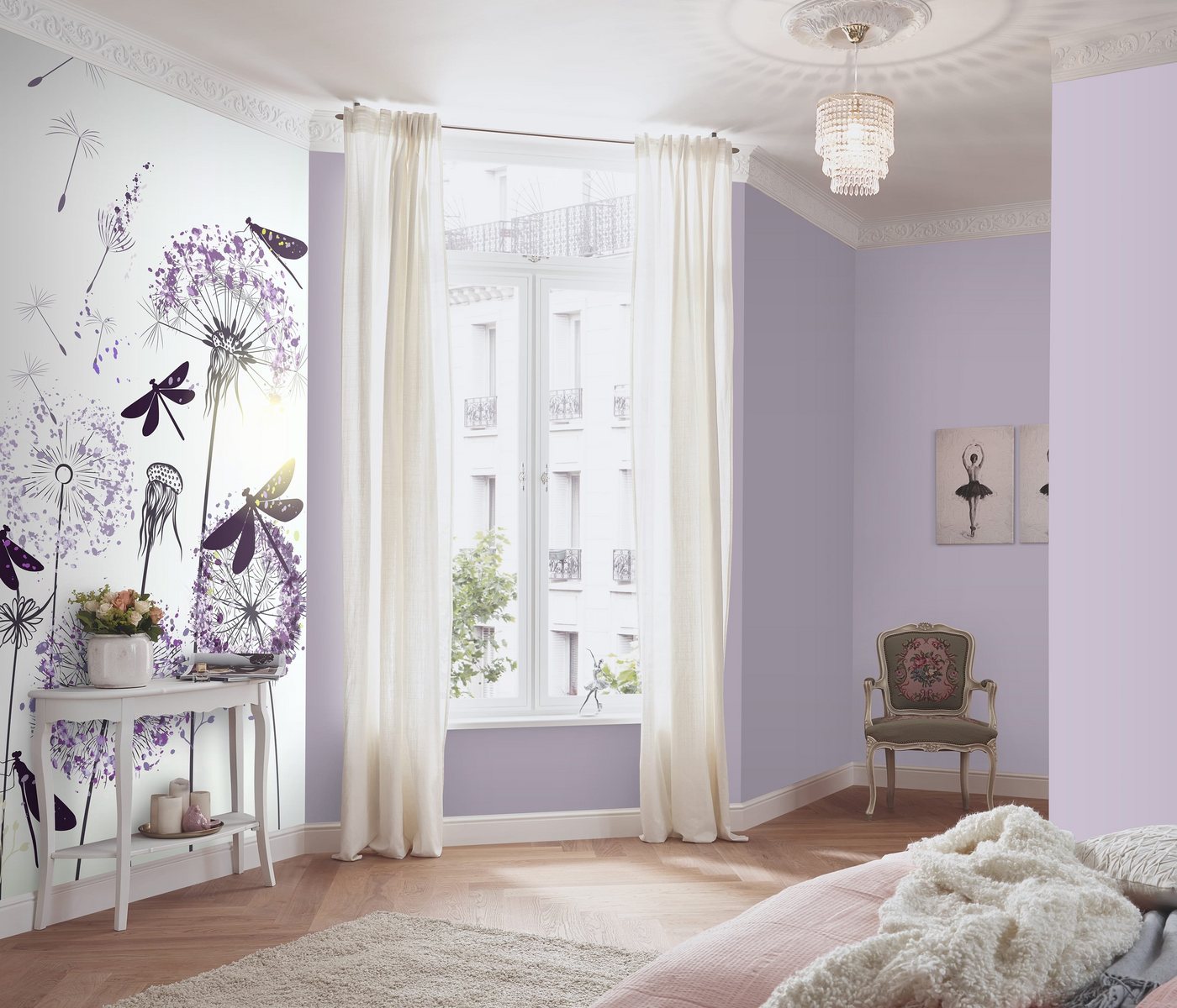 Newroom Vliestapete Delion Purple Tapete Blumentapete Pusteblumen,Libellen,Schmetterlinge, [ 1,5 x 2,7 m ] großzügiges Motiv - kein wiederkehrendes Muster - Fototapete Wandbild Pusteblumen Libellen Schmetterlinge Made in Germany, Frühling