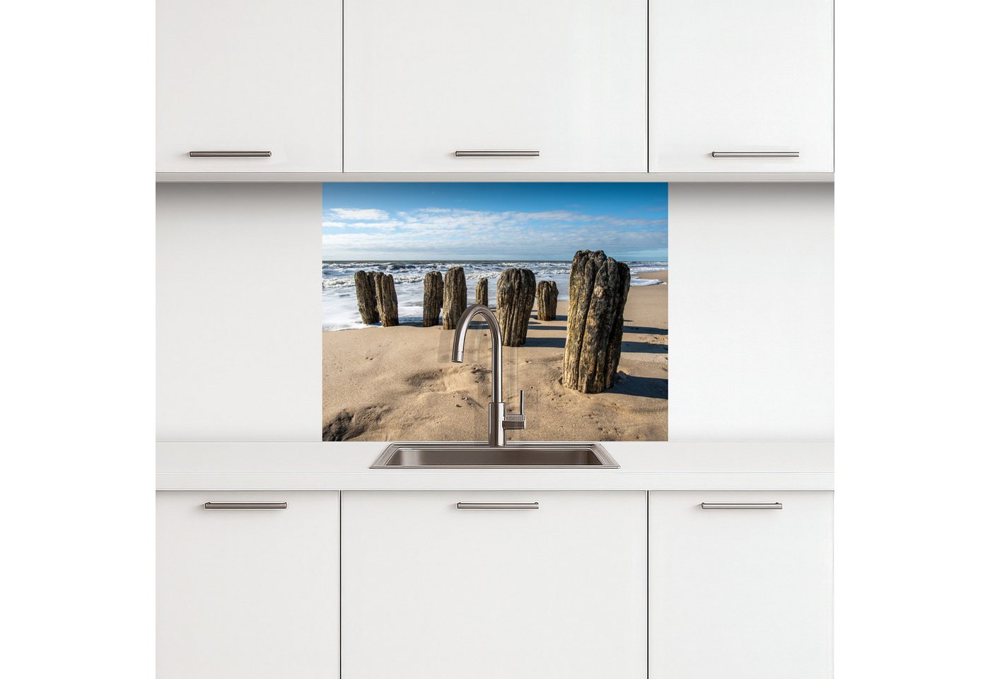 KitchenYeah Küchenrückwand selbstklebend Sand - Strand - Pfahl - Wasser - Sommer, (1-tlg), Spritzschutz, Küche, Rückwand, Küchenwand, Küchenfront, 80x60 cm Bild 4