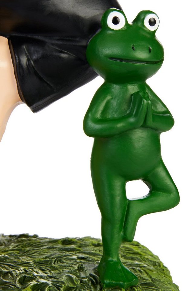 BRUBAKER Gartenzwerg Yoga Übung "Baum" Zwerg mit Frosch - Gartenfigur Sport Figur Vrksasana, (1 St), Zen Dekoration Lustig Wetterfest für Garten Bild 2