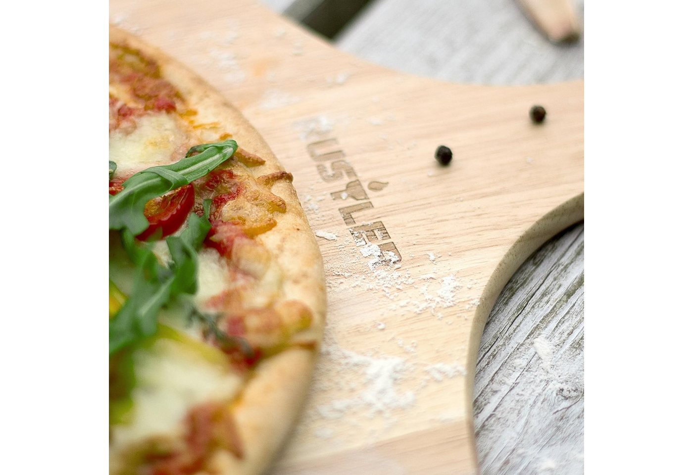 Rustler Pizzaschieber Premium Pizzaschieber aus Holz 45x31 cm Griff und abgerundeten Kanten Bild 4
