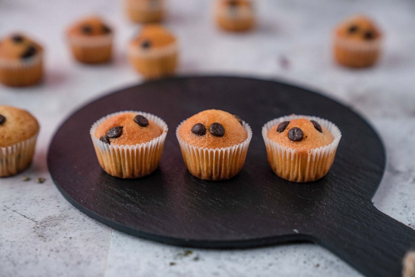 Sallys Muffinform für bis zu 24 Mini-Muffins, (24-tlg), hitzebeständig bis 240 °C