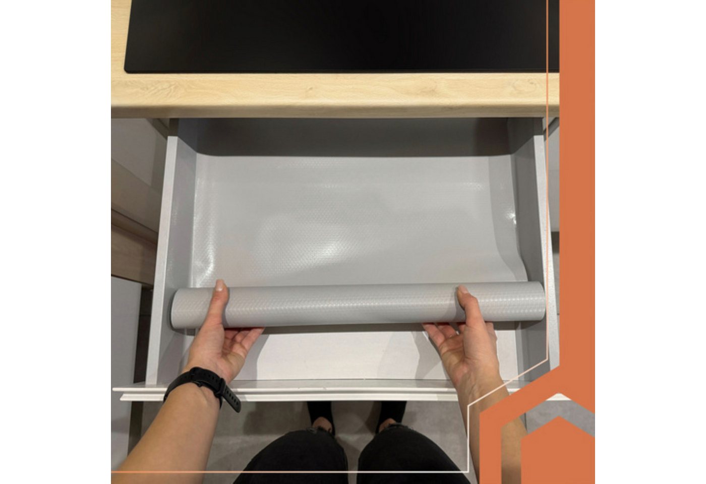 Ruhhy Antirutschmatte Antirutschmatte 500x50 cm Schutzmatte für Schubladen und Regale, Antirutschmatte Rolle 500x50 cm zuschneidbare Schutzmatte für Schubladen, 1 Rolle Antirutschmatte 500 x 50 cm Schublade, Rutschhemmend Zuschneidbar Feuchtigkeitsbeständig Pflegeleicht Bild 2
