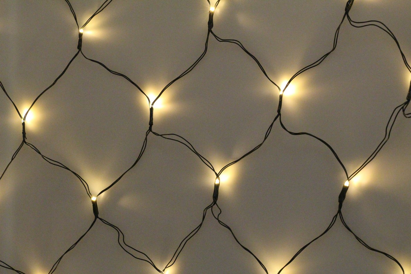 Luxform LED-Lichternetz Lichterkette LED Lichternetz Deko Weihnachten Netz 64LED 1,2 x 1,2m, 8 Leuchtfunktionen
