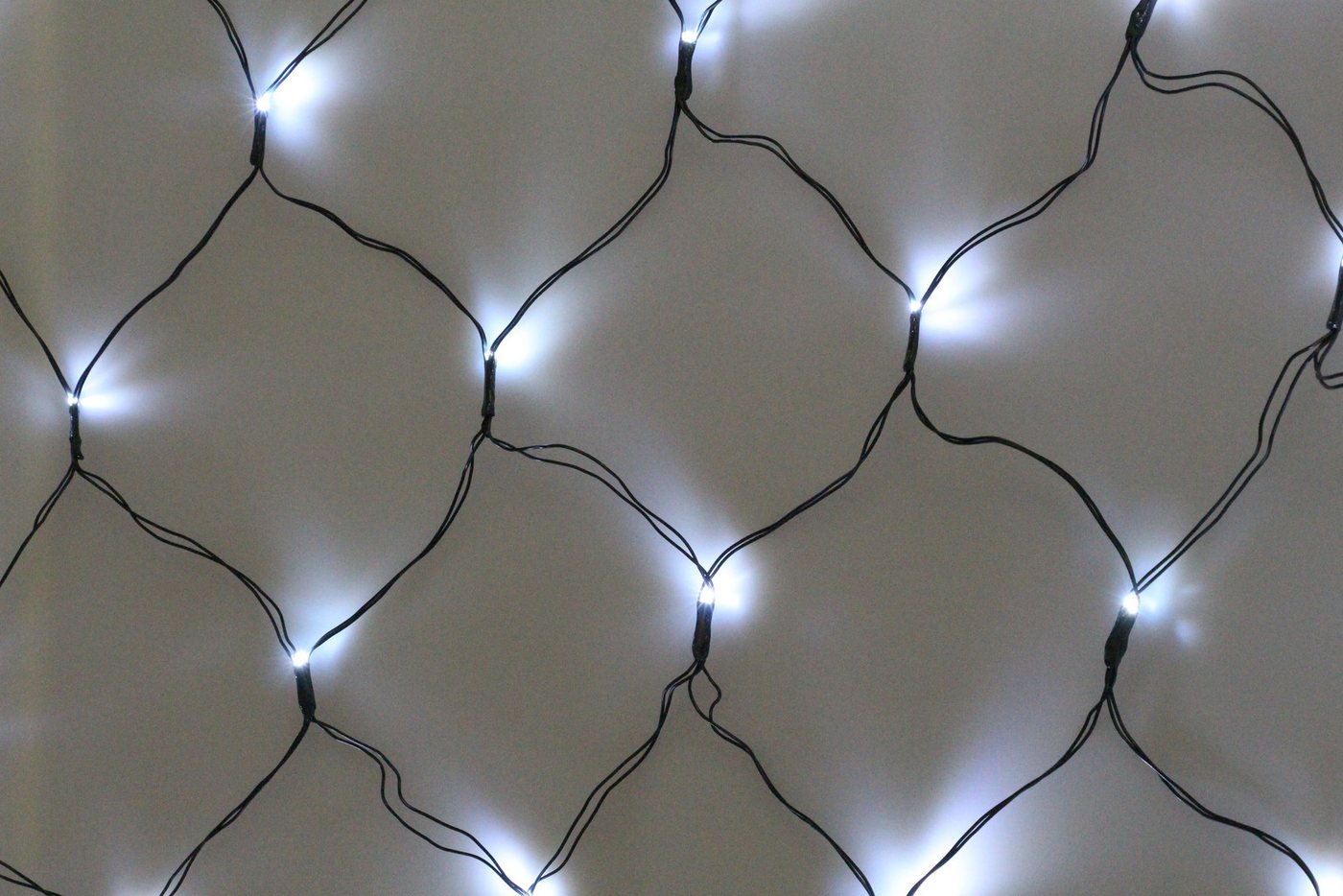 Luxform LED-Lichternetz Lichterkette LED Lichternetz Deko Weihnachten Netz 64LED 1,2 x 1,2m, 8 Leuchtfunktionen Bild 3