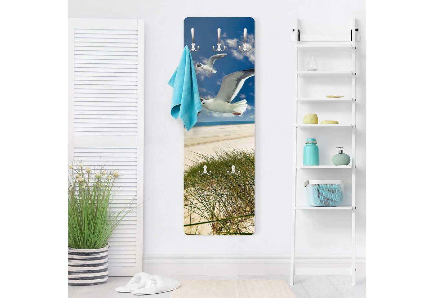 Bilderdepot24 Garderobenpaneel blau Natur Strand Meer Tiere Dune Breeze Möwe Design (ausgefallenes Flur Wandpaneel mit Garderobenhaken Kleiderhaken hängend), moderne Wandgarderobe - Flurgarderobe im schmalen Hakenpaneel Design