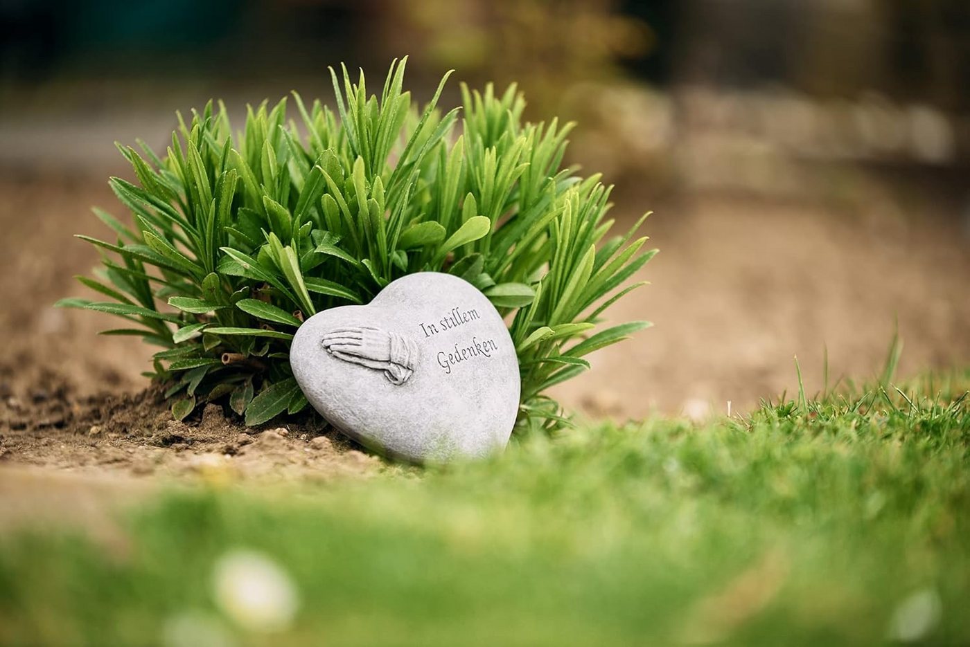 Stone and Style Gartenfigur Frostfester Grabschmuck Herz "In stillem Gedenken Bild 4