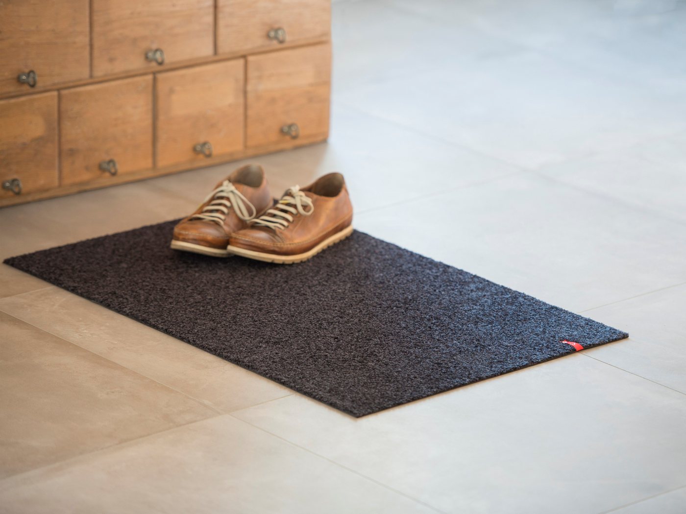 Keilbach Designprodukte Fußmatte bravo-1. 127x77x0,9cm, rechteckig, Höhe: 9 mm, rutschfest, 30°C waschbar, strapazierfähig, nur 9mm hoch