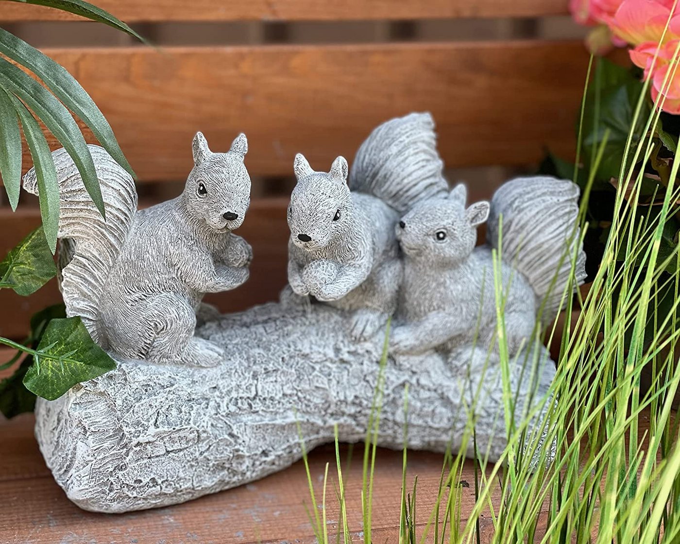 Stone and Style Gartenfigur Frostfeste Steinfigur 3 Eichhörnchen auf Baumstamm Bild 3