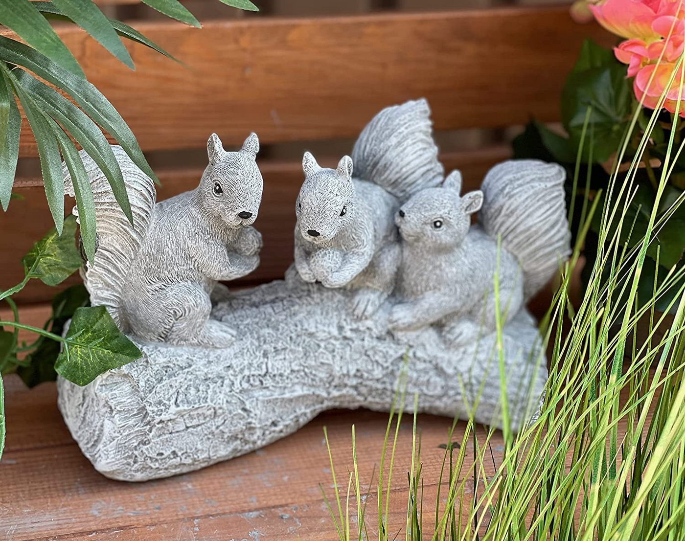 Stone and Style Gartenfigur Frostfeste Steinfigur 3 Eichhörnchen auf Baumstamm Bild 4