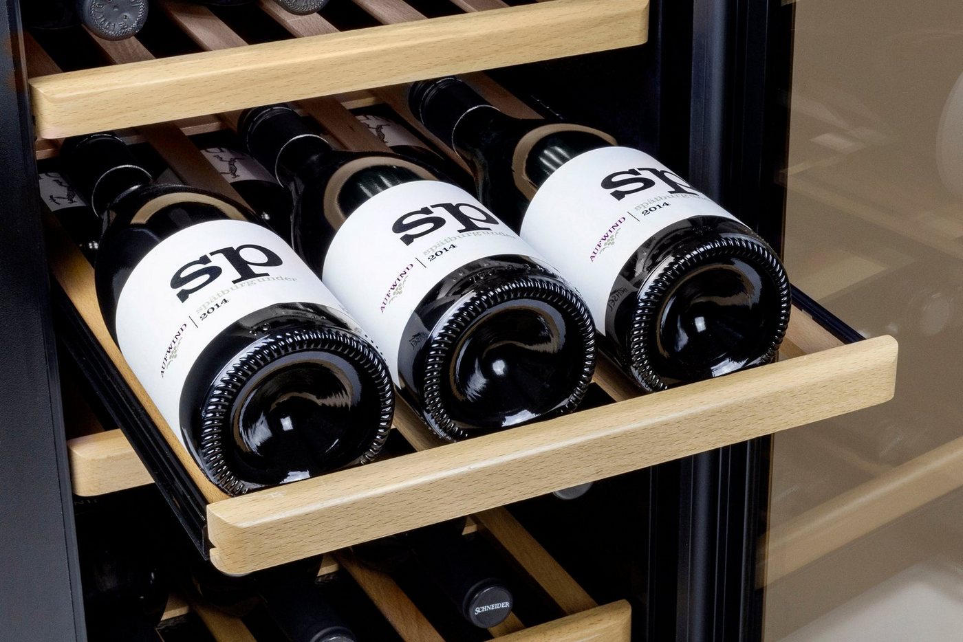 Caso Weinkühlschrank 644, für 24 Standardflaschen á 0,75l,WineComfort 24 black Bild 2