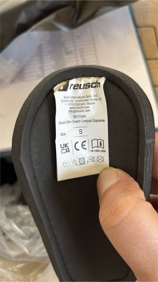 Reusch Fußball Schienbeinschoner Reusch Shin Guard Compact Supreme, mit optimalem Schutz Bild 2