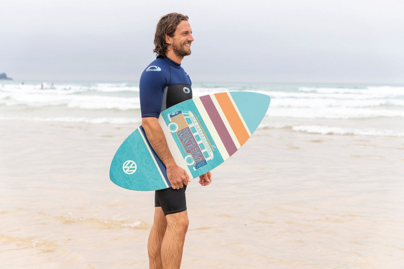 VW Collection by BRISA Wakesurfboard Volkswagen Skimboard aus Echtholz, (1 tlg), mit blauem T1 Bulli Bus Design, Maße: 44 x 104 cm Bild 2