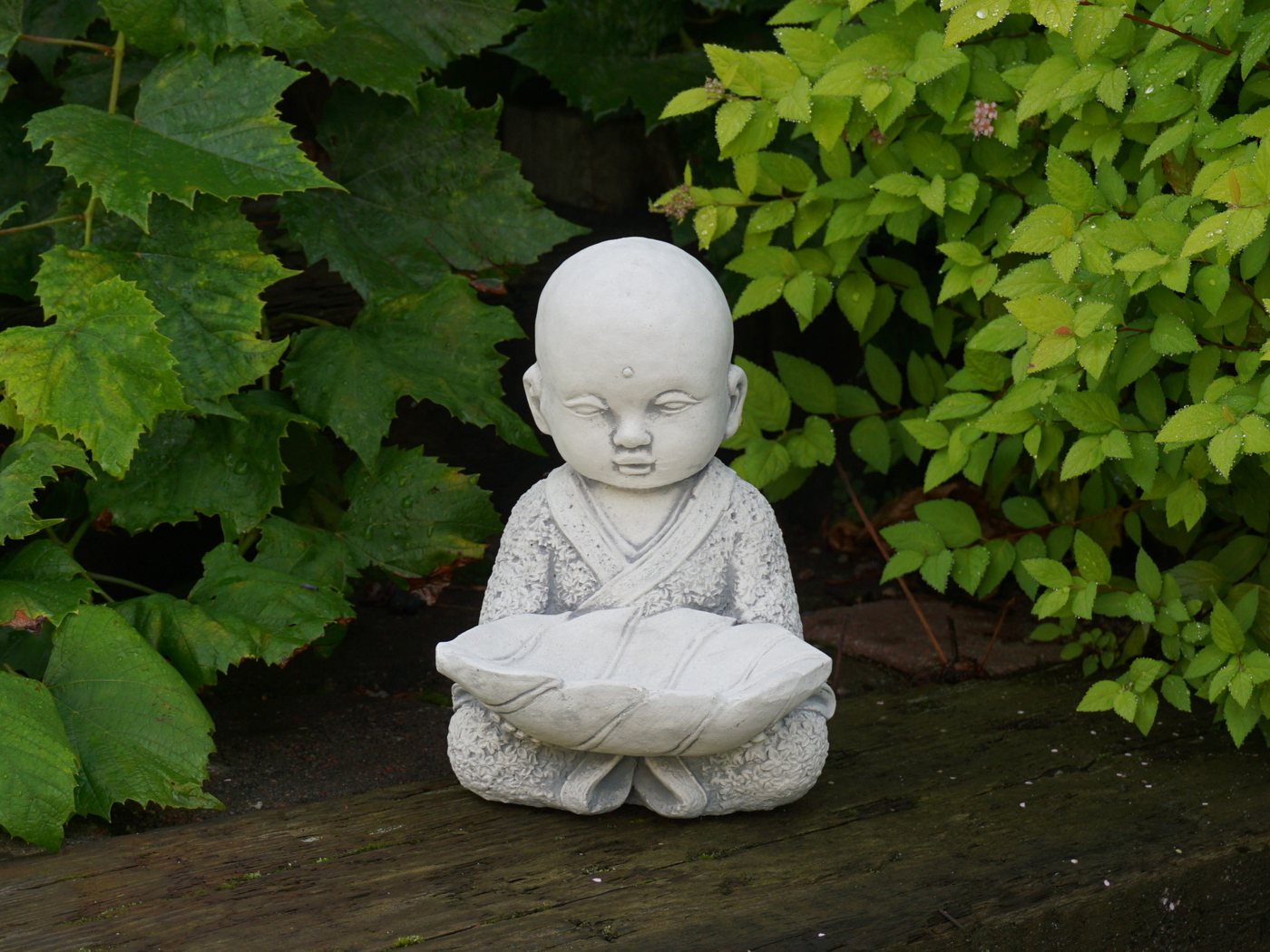 gartendekoparadies.de Gartenfigur Mönch mit Schale, Steinfigur, H. 22 cm, 4 kg, Frostsicher Bild 2