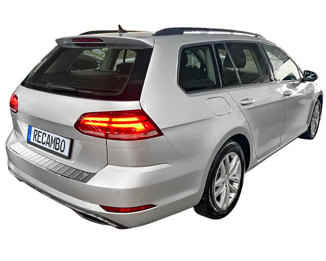 RECAMBO Ladekantenschutz für VW Golf 7 Variant, 2017-2020 - ab Facelift Stoßstangenschutz, V2A rostfrei, Exklusive Optik, praktischer Schutz & perfekte Passform Bild 3