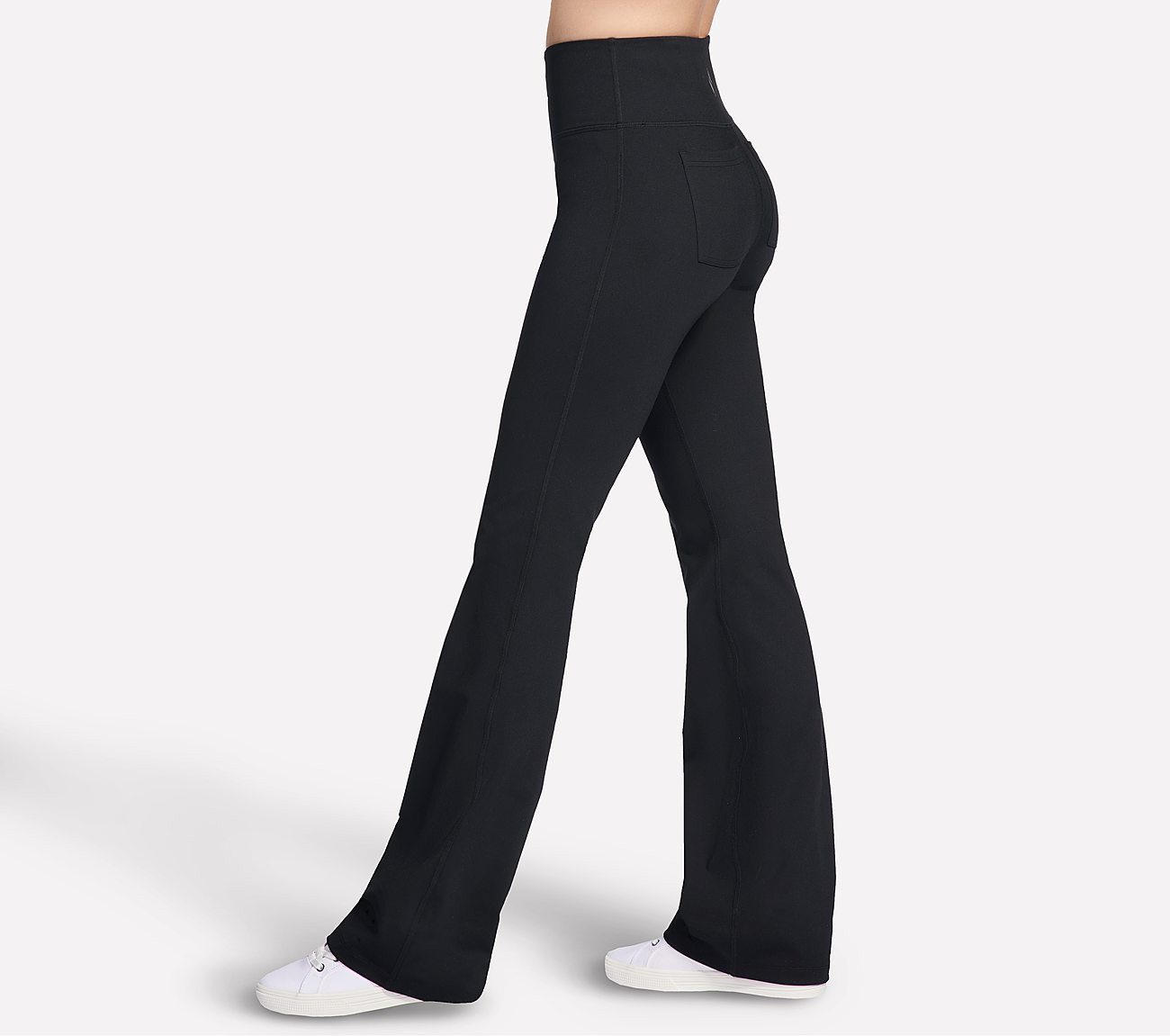 Skechers Funktionshose GOFLEX SLIM PANT mit aufgesetzten Gesäßtaschen, aus weichem Funktionsmaterial