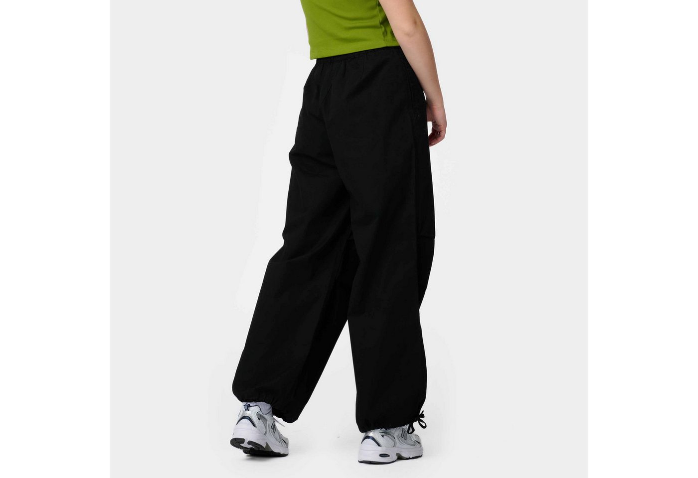 Santa Cruz Funktionshose STRIP PARACHUTE PANT aus Baumwolle, sportlicher Stil, bequeme Passform