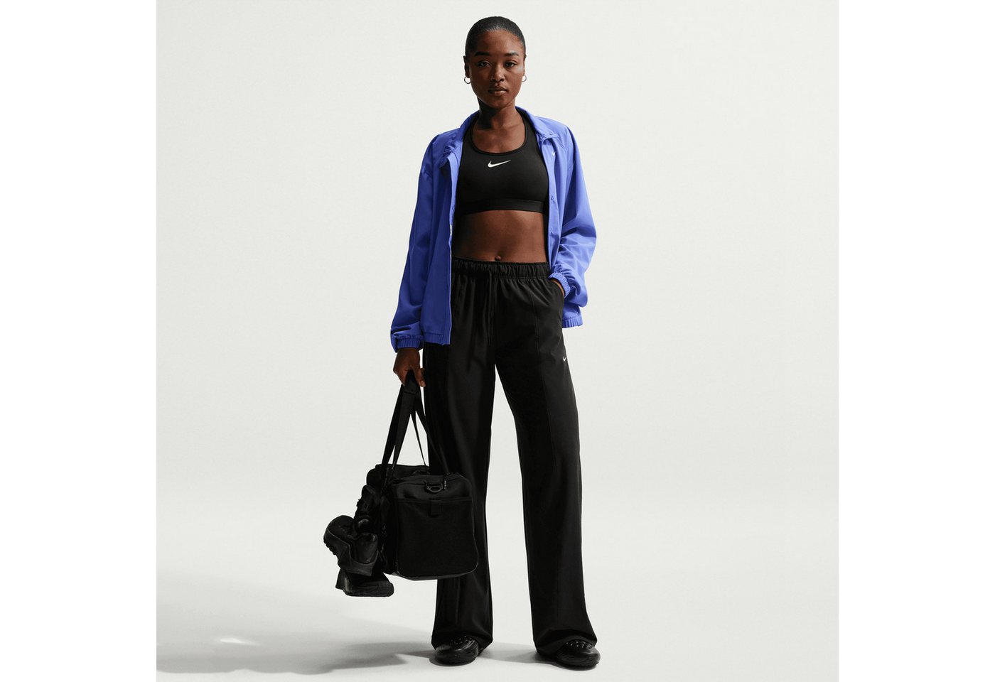 Nike Trainingshose Nike One Women's Dri-FIT Woven Wide-Leg Pants weit geschnittene Passform, mit Dri-FIT Technologie Bild 3