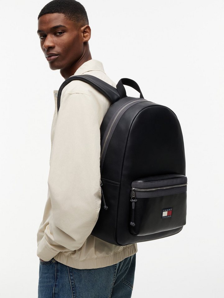 Tommy Jeans Rucksack TJM ELEVATED PU BACKPACK, Unisex Freizeitrucksack, Businessrucksack mit Logo-Aufnäher Bild 3