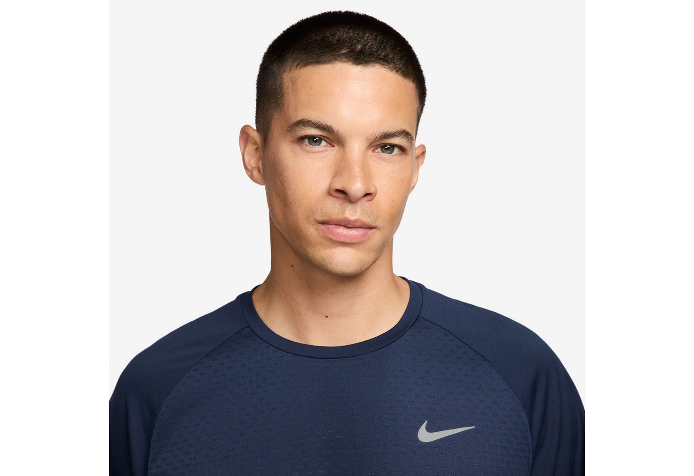 Nike Trainingsshirt Nike Stride Dri-Fit ADV Short Sleeve Top Bild 3