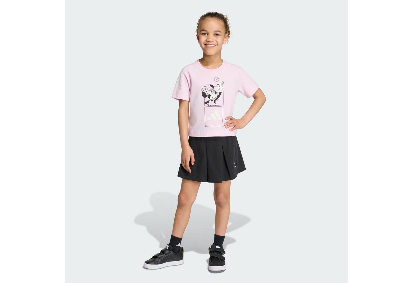 adidas Sportswear Trainingsanzug ADIDAS DISNEY MINNIE MAUS SET, T-SHIRT UND SHORTS (1-tlg) Bild 2