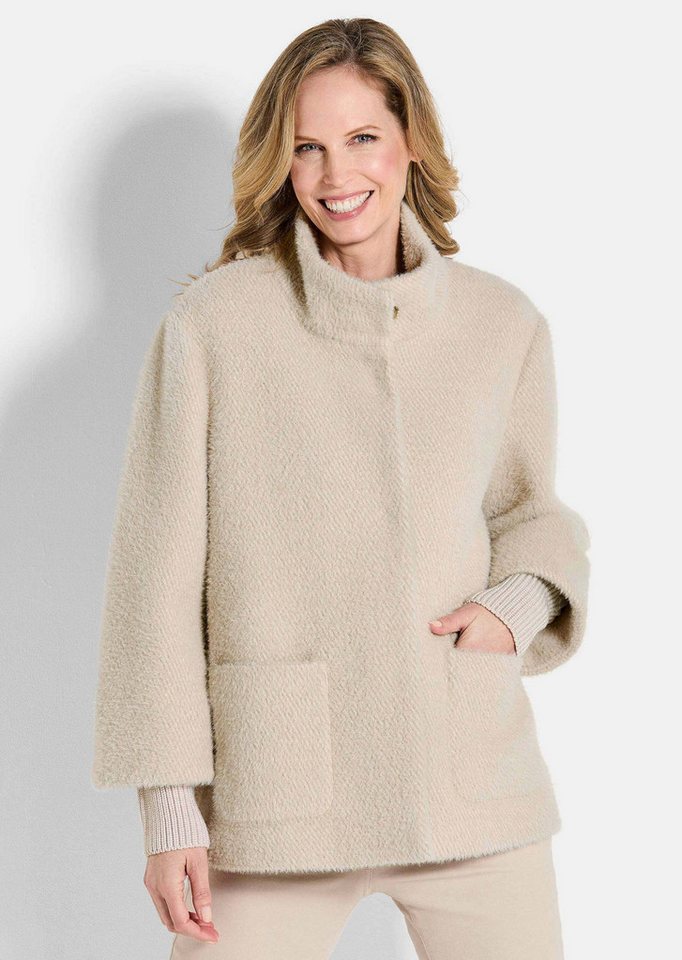 GOLDNER Outdoorjacke Kurzgröße: Flauschiger Kurzmantel mit Stehkragen Flauschjacke mit aufgesetzten Taschen, Druckknopfleiste und Langarm Bild 3