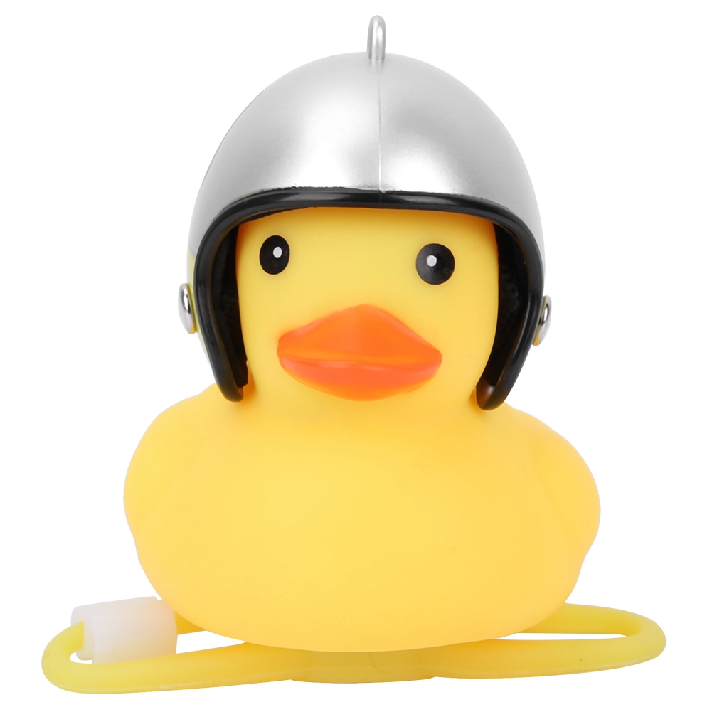 Niedliche Gelbe Ente Mit Helm Als Fahrrad- Oder Motorraddekoration