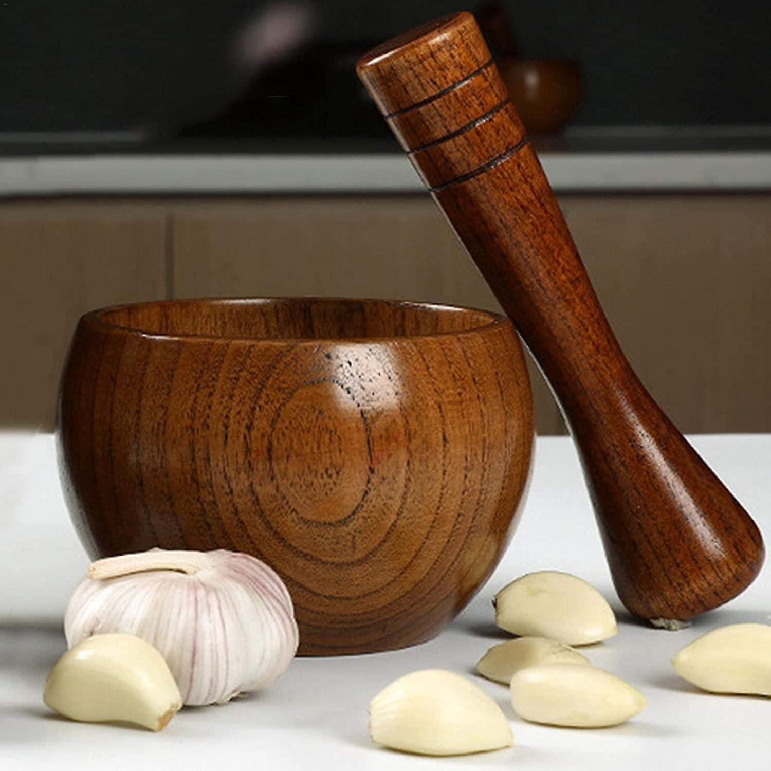 Mörser Und Stößel Aus Holz, Ideal Zum Zerkleinern Von Ingwer Und Gewürzen.