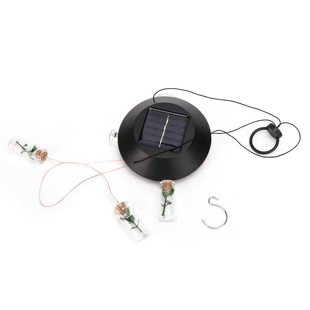 Led-solarlaterne Mit Buntem Windspiel Und Wunschflasche Für Die Gartendekoration