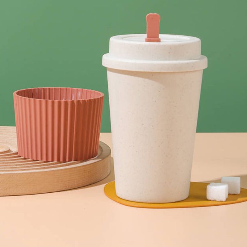 Reisebecher Mit Strohhalm, Deckel Und Rührstäbchen