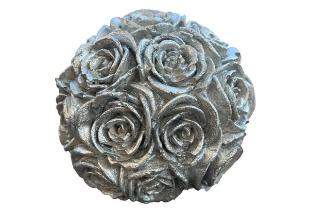 ZGM Beton Rosenkugel mit silberner Patina