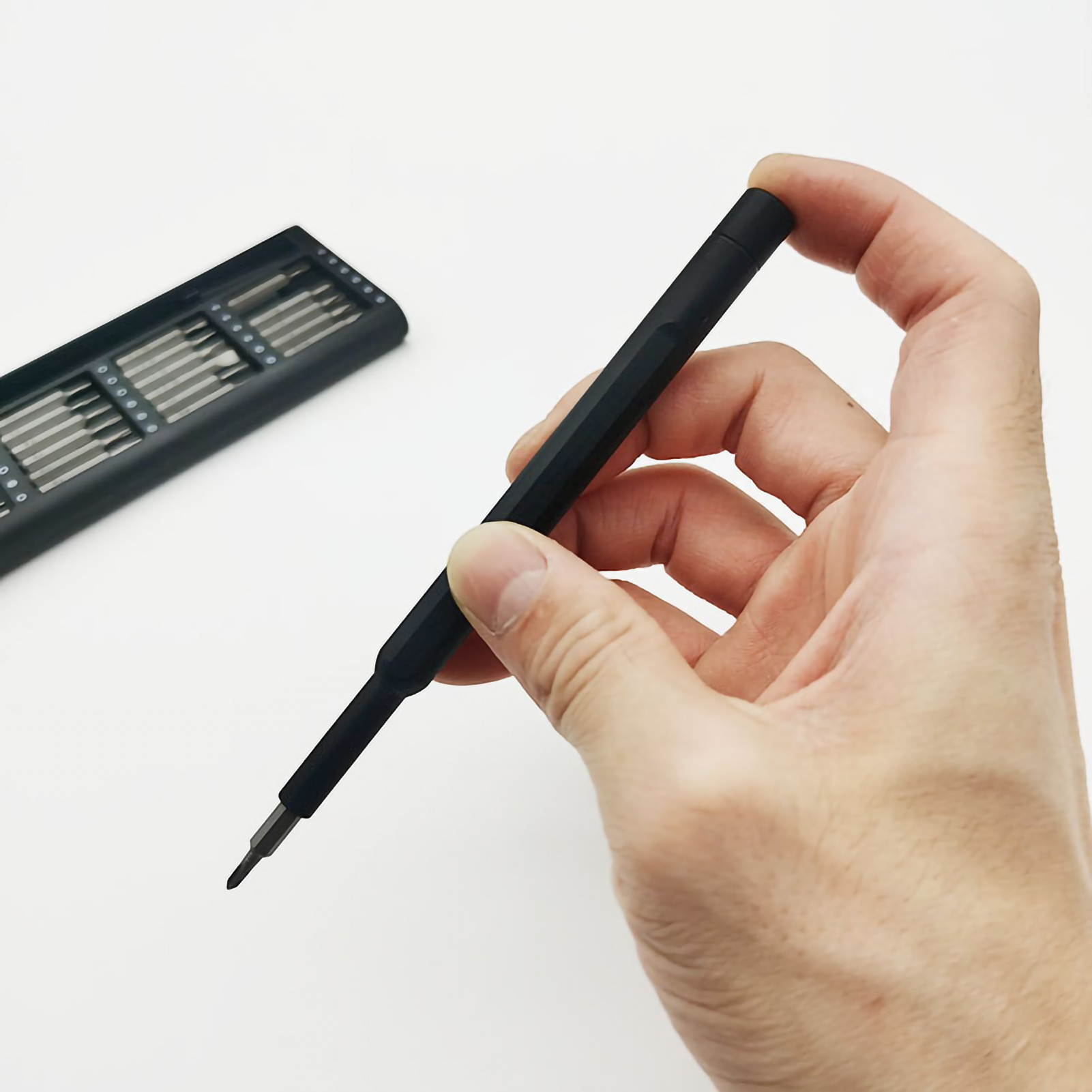 24-in-1-schraubendreher-set Mit Magnetischen S2-schraubenbits Und Kunststoffgriff Für Die Handy-reparatur