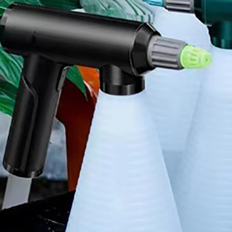Elektrische 1-liter-sprühflasche Mit Ergonomischem Usb-anschluss Und Komfortablem Griff – Ideal Zum Bewässern Von Pflanzen Und Gärten. Schwarze, Kurze Düse.