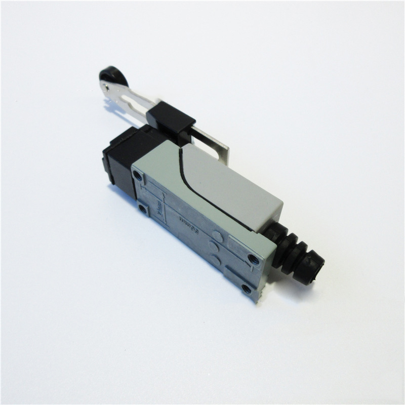 Miniatur-rollenendschalter, Verstellbarer Drehhebelarm, Tz 8108 Kompatibel, Robuster Mechanischer Kontakt, Industrieller Einsatz Und Automatisierung, Präzision Und Langlebigkeit.