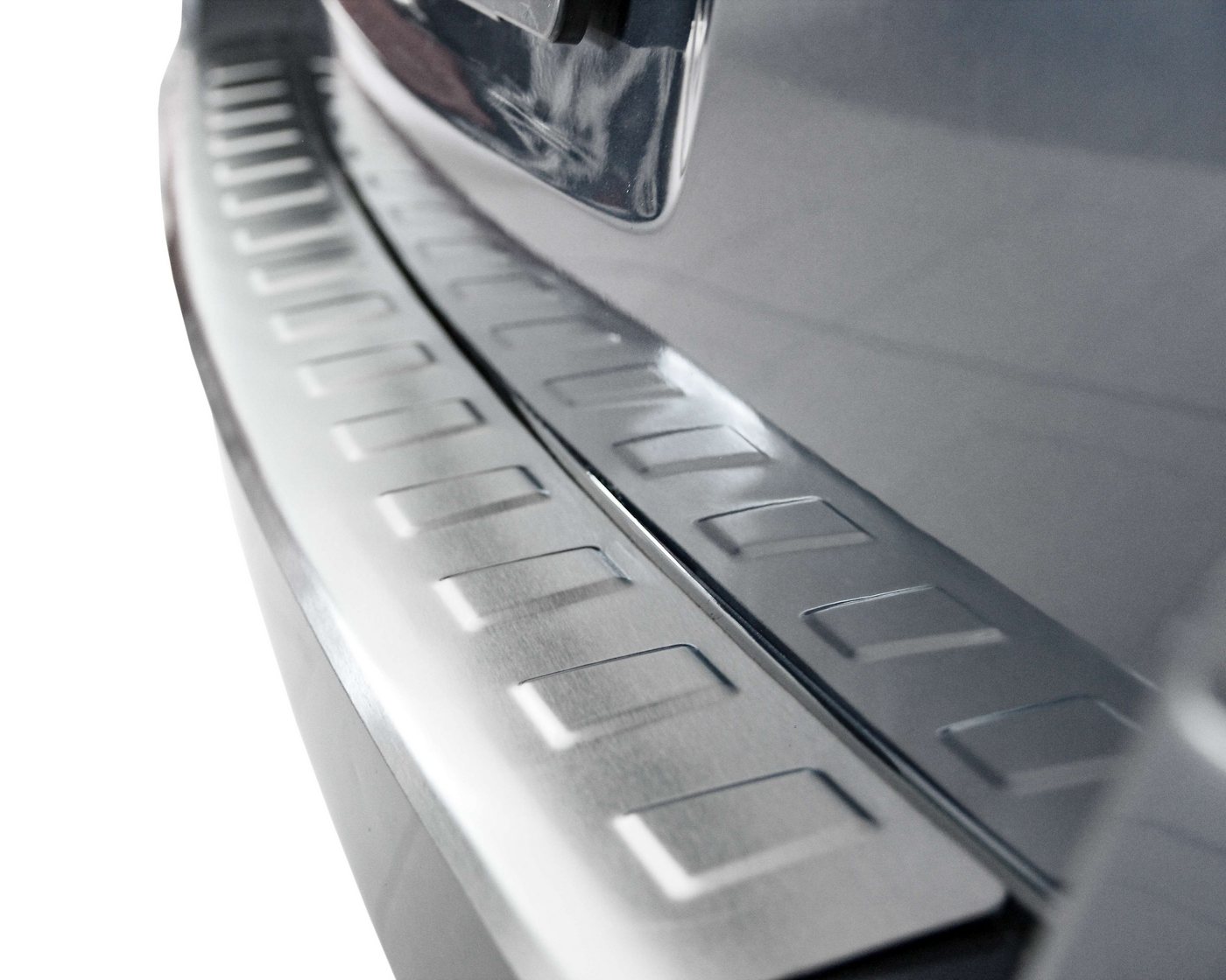 RECAMBO Ladekantenschutz für OPEL ZAFIRA B, 2005-2014 Stoßstangenschutz, V2A rostfrei, Exklusive Optik, praktischer Schutz & perfekte Passform Bild 4