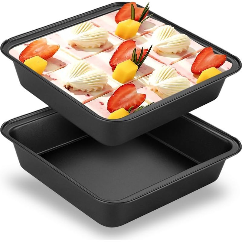 Diese Quadratische Kuchenform Misst 22 X 25 X 27 Cm. Sie Ist Aus Kohlenstoffstahl Gefertigt Und Ideal Zum Backen Von Selbstgemachten Kuchen. Dank Der Antihaftbeschichtung Lässt Sie Sich Leicht Reinige