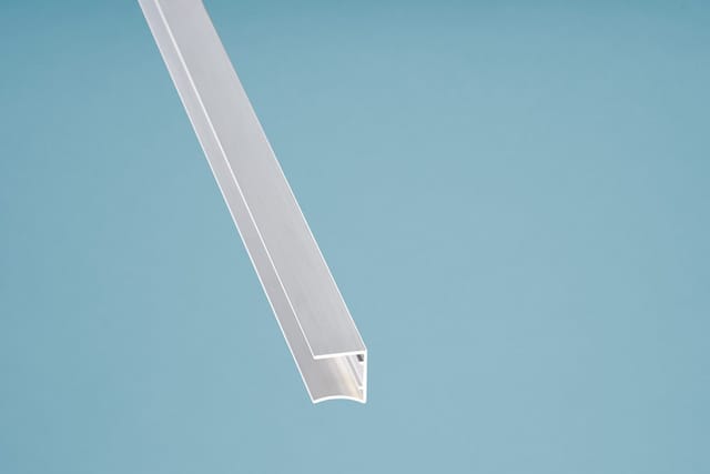 Alu-U-Profil 1,6 cm für Deckprofil pressblank 98 cm