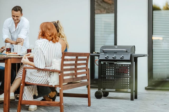 Enders Gasgrill San Diego Next 3 mit 3 Brennern & Seitenablagen Schwarz