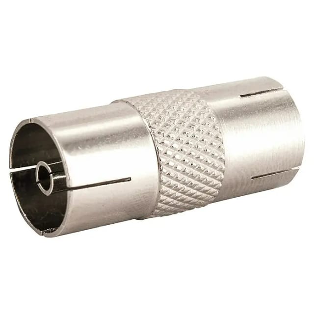 Schwaiger IEC Adapter mit IEC Buchsen