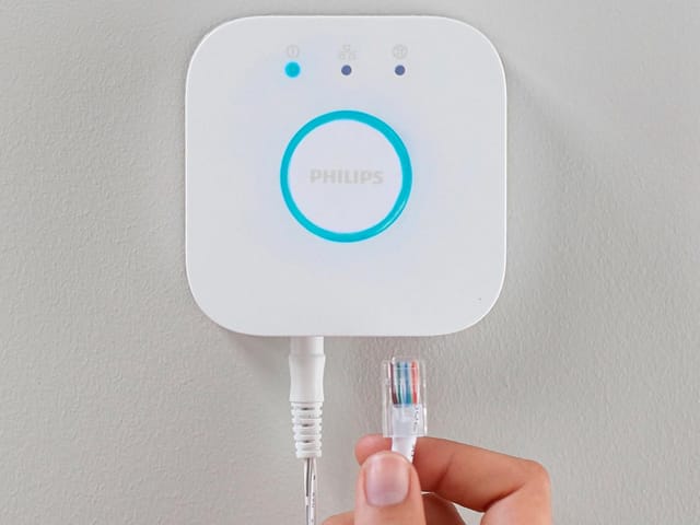 Philips Hue Bridge Weiß zur Steuerung der Philips Hue Produkte