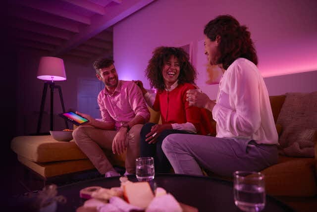 Philips Hue Starter-Set 2 x E27 Leuchtmittel inkl. Dimmer & Hue Bridge