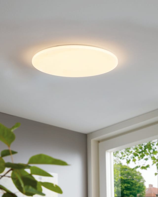 Eglo LED-Deckenleuchte Pogliola-E 3.000 K 5,5 cm x Ø 31 cm Weiß